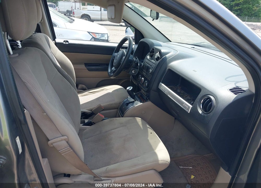 2014 JEEP COMPASS VIN: 1C4NJDBB5ED565529