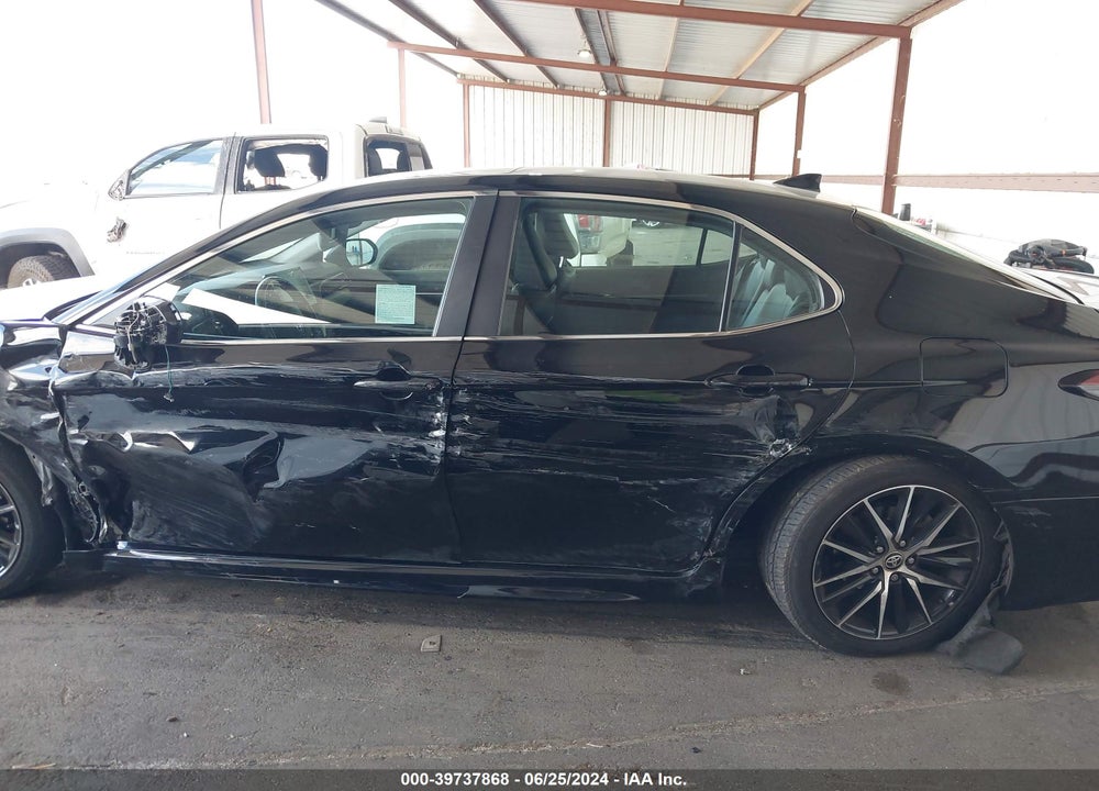 2022 TOYOTA CAMRY SE VIN: 4T1T11AK4NU656102
