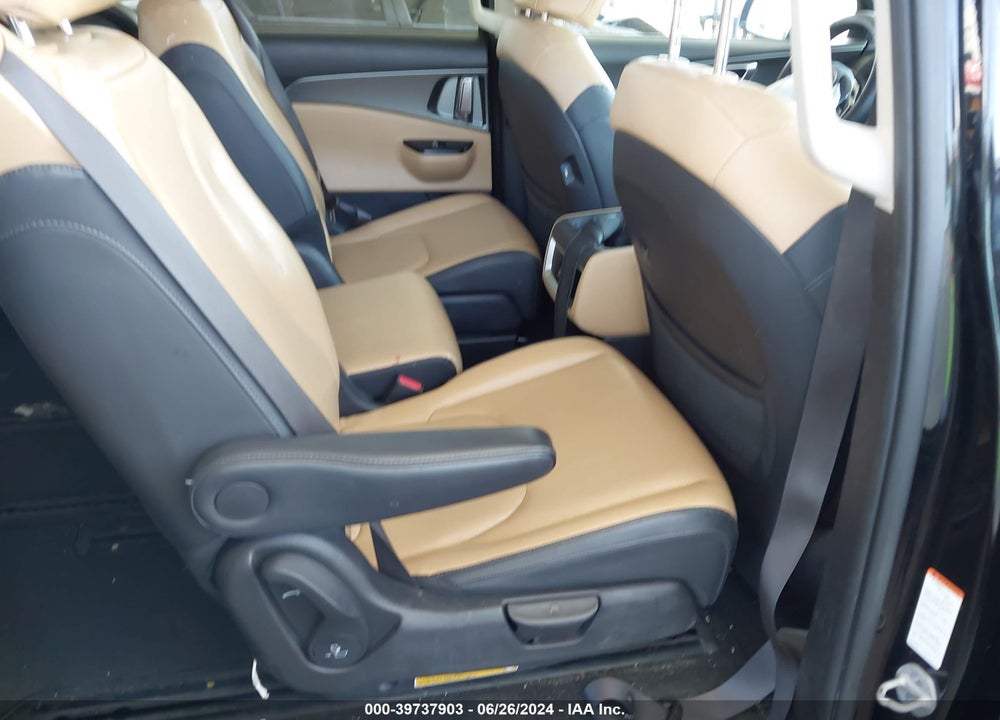 2022 KIA CARNIVAL MPV LX SEAT PACKAGE VIN: KNDNB4H35N6060673