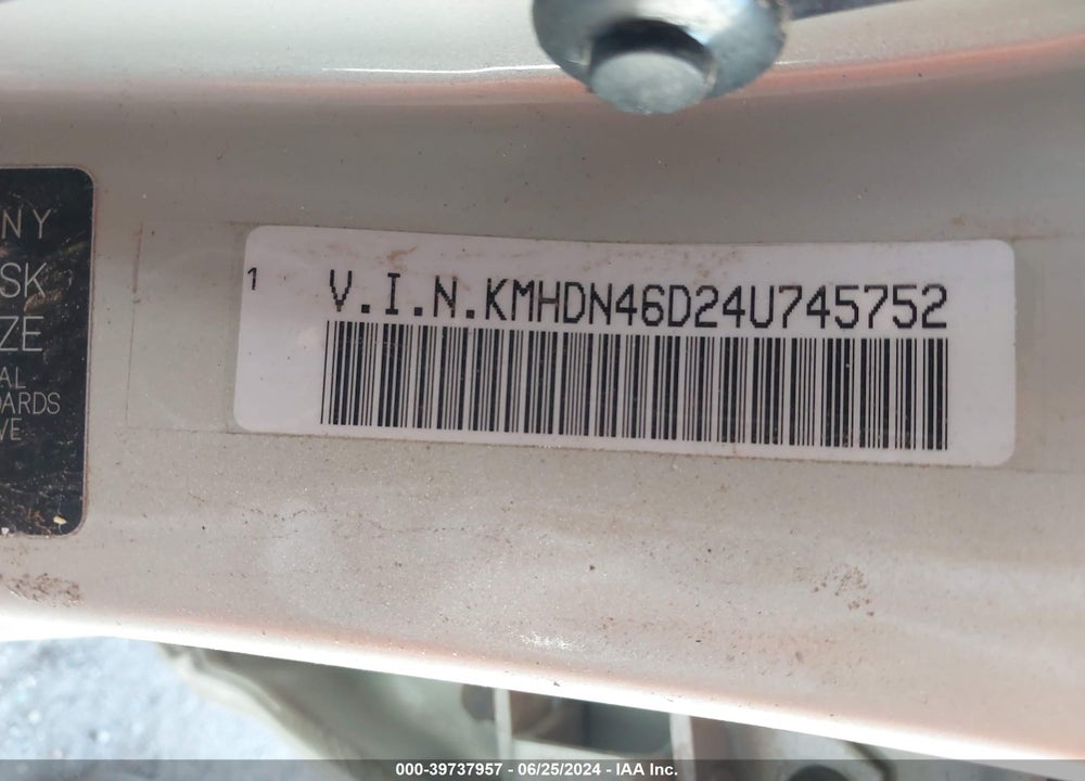2004 HYUNDAI ELANTRA GLS/GT VIN: KMHDN46D24U745752