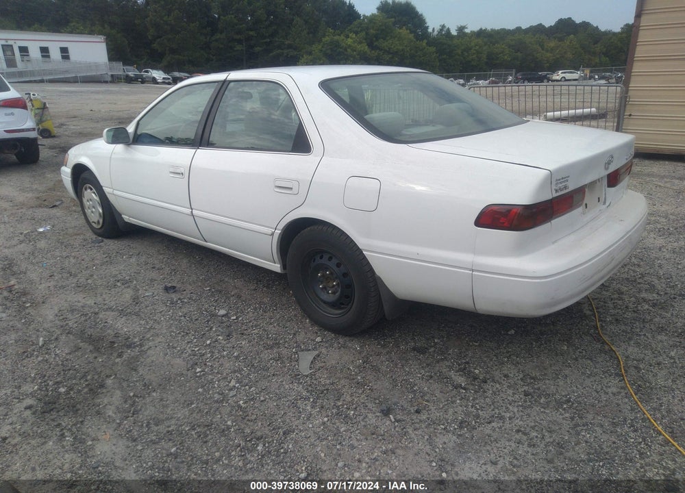 1997 TOYOTA CAMRY LE VIN: 4T1BG22K5VU794732
