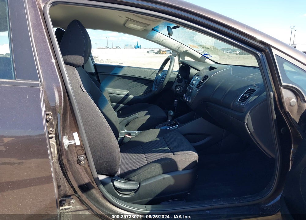 2018 KIA FORTE VIN: 3KPFK4A77JE217500