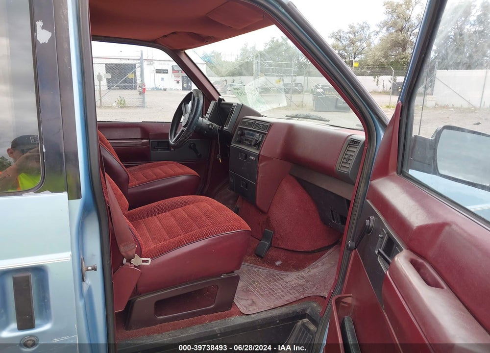 1989 CHEVROLET ASTRO VIN: 1GNDM15Z3KB238068