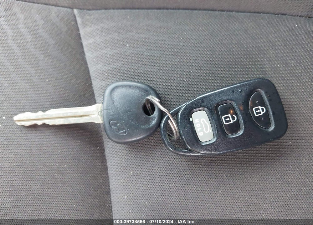 2015 HYUNDAI ELANTRA SE VIN: 5NPDH4AE1FH564098