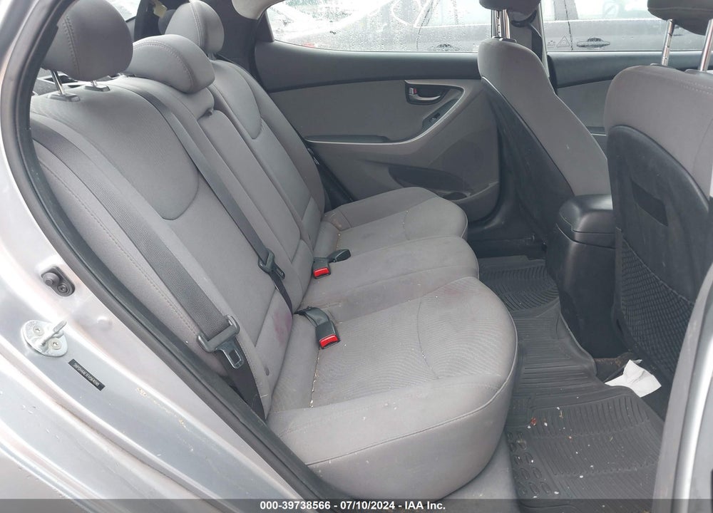 2015 HYUNDAI ELANTRA SE VIN: 5NPDH4AE1FH564098