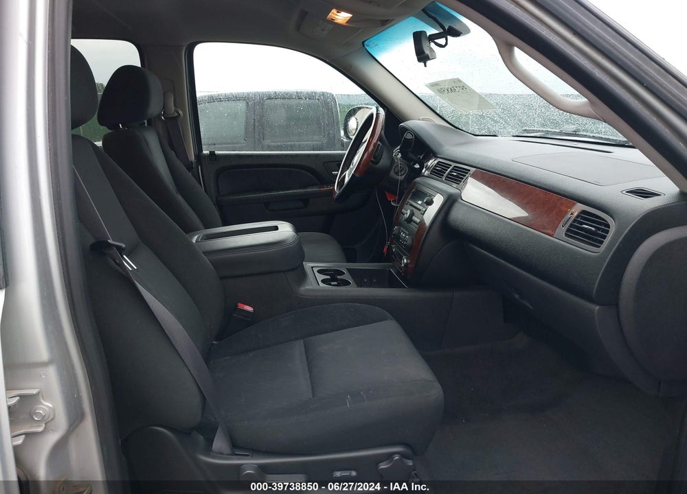 2011 CHEVROLET TAHOE LS VIN: 1GNSCAE07BR167735