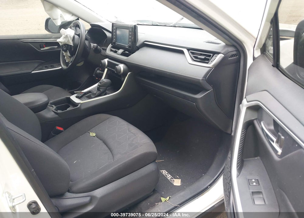 2020 TOYOTA RAV4 XLE VIN: JTMW1RFV3LD521791