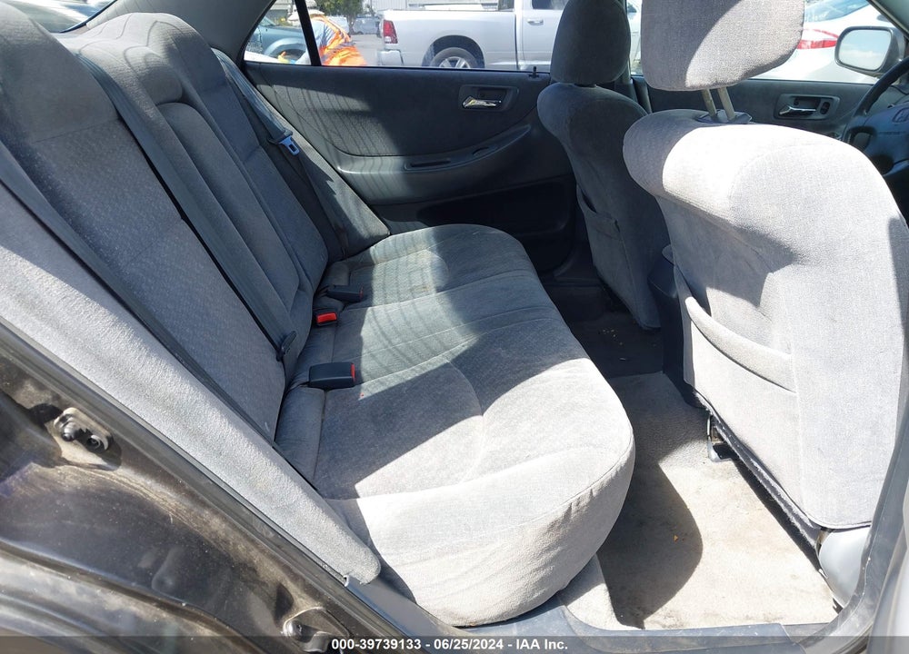2001 HONDA ACCORD 2.3 LX VIN: 1HGCG66551A118556