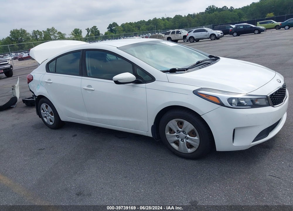 2018 KIA FORTE LX VIN: 3KPFK4A70JE168561