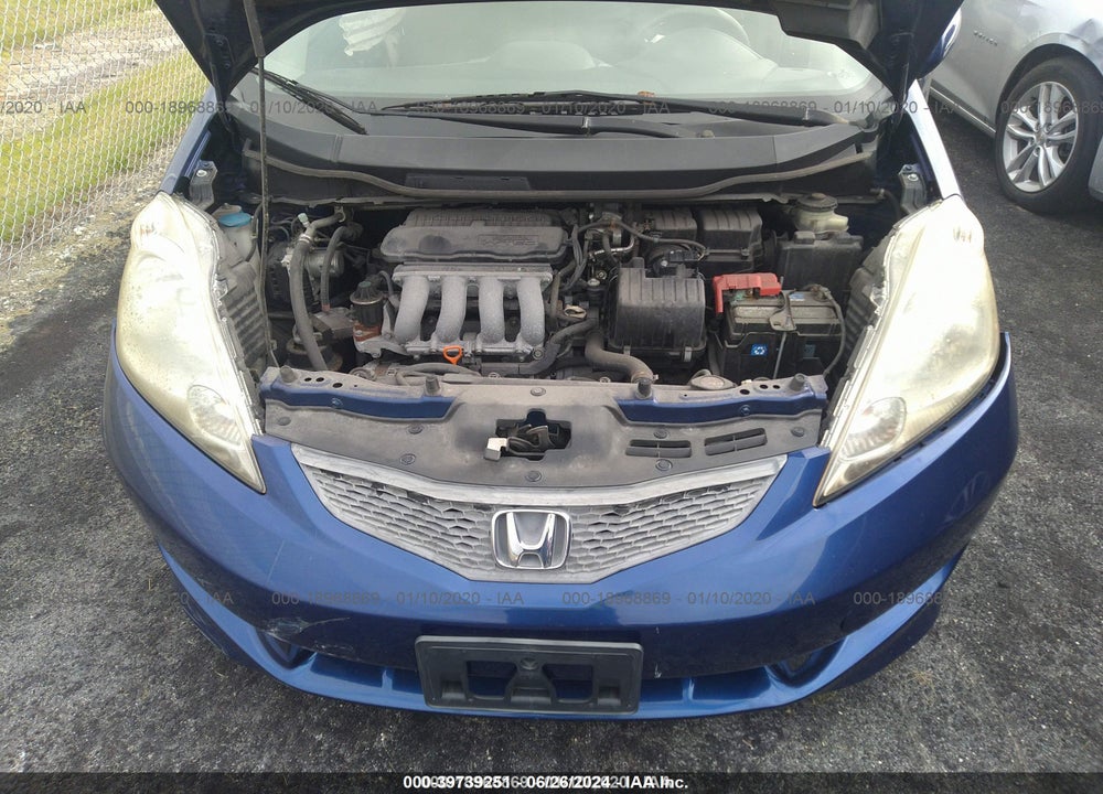 2011 HONDA FIT VIN: JHMGE8H58BC016624