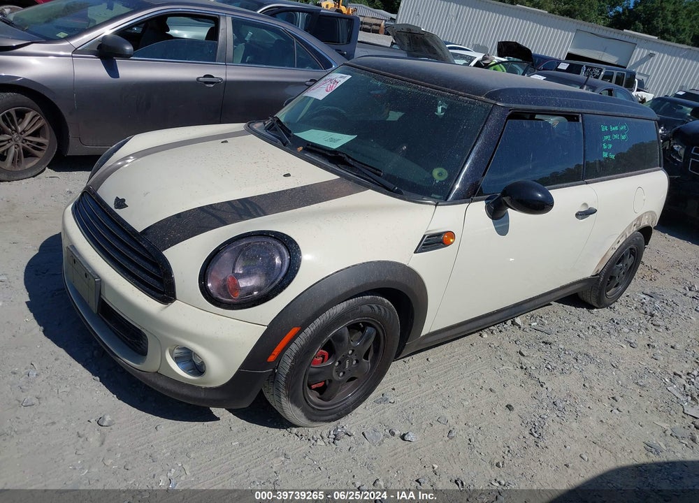 2011 MINI COOPER CLUBMAN VIN: WMWZF3C54BTX81733