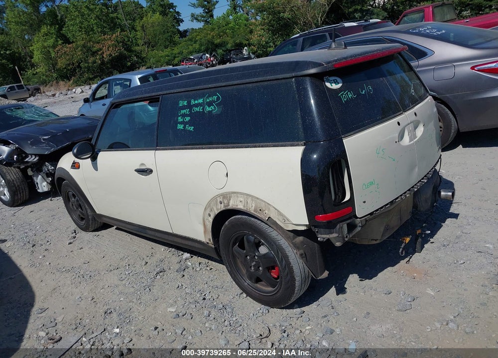2011 MINI COOPER CLUBMAN VIN: WMWZF3C54BTX81733