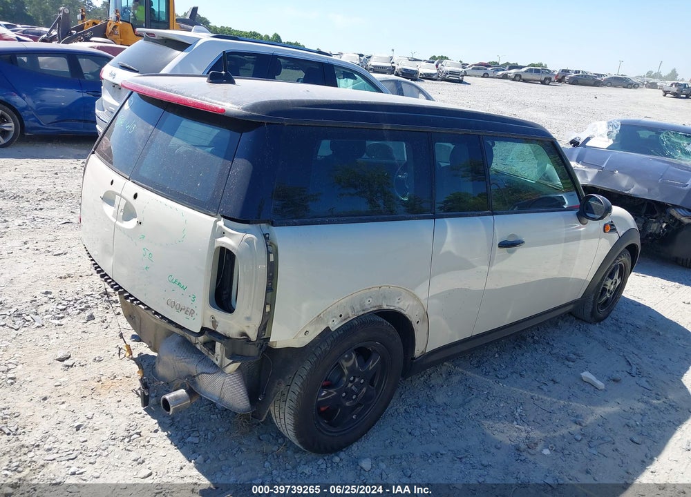 2011 MINI COOPER CLUBMAN VIN: WMWZF3C54BTX81733
