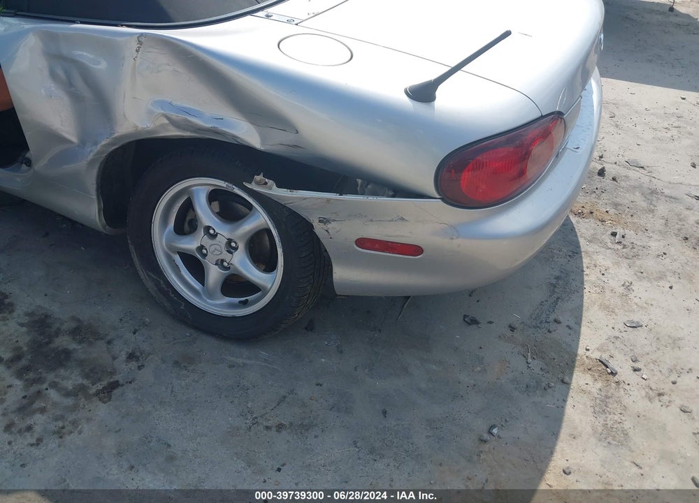 2002 MAZDA MX-5 MIATA CLOTH/LS/SE VIN: JM1NB353520230155