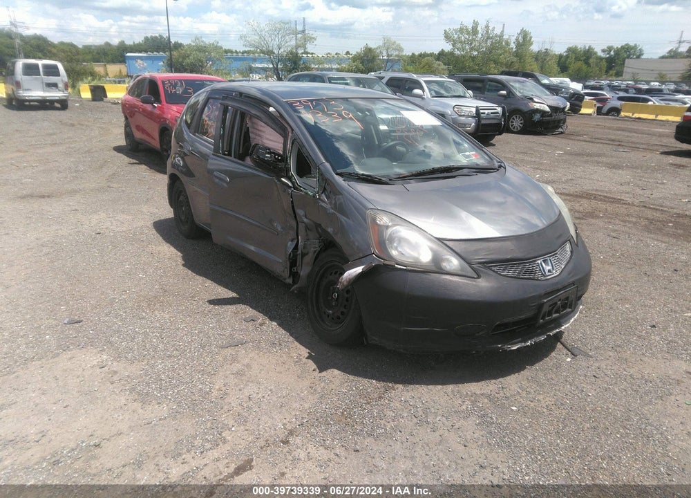 2012 HONDA FIT VIN: JHMGE8H33CS003981