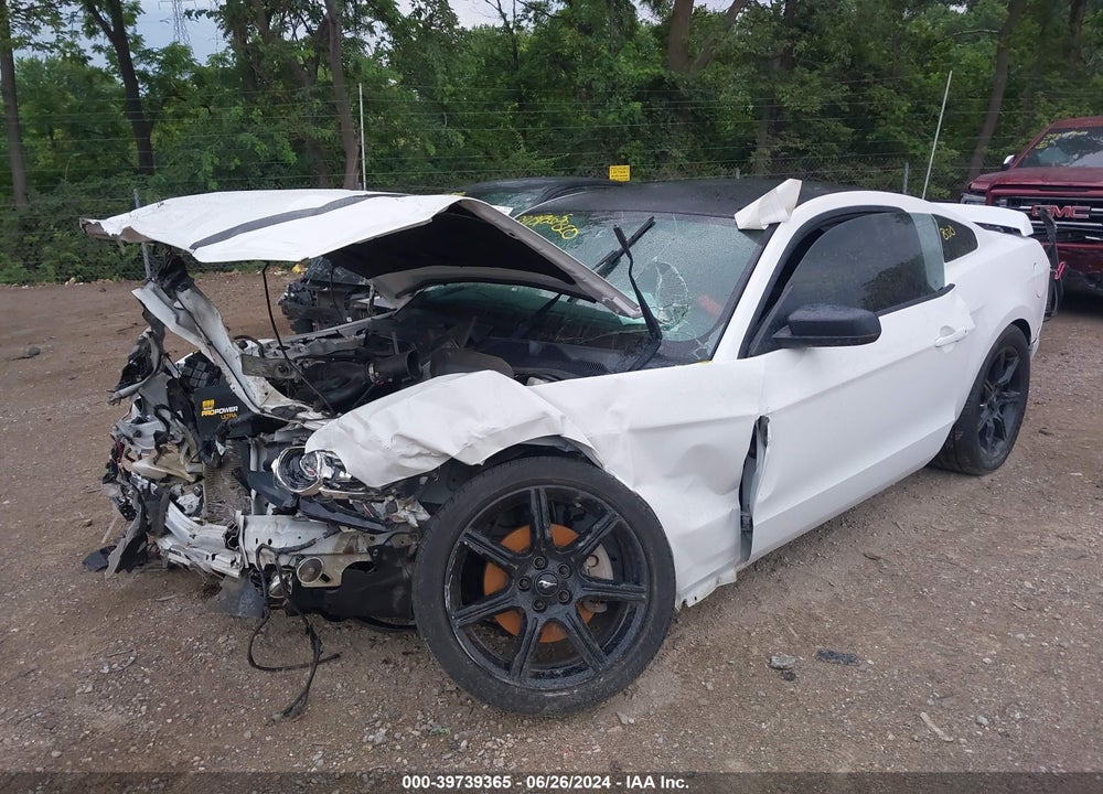 2014 FORD MUSTANG V6 VIN: 1ZVBP8AM6E5261774