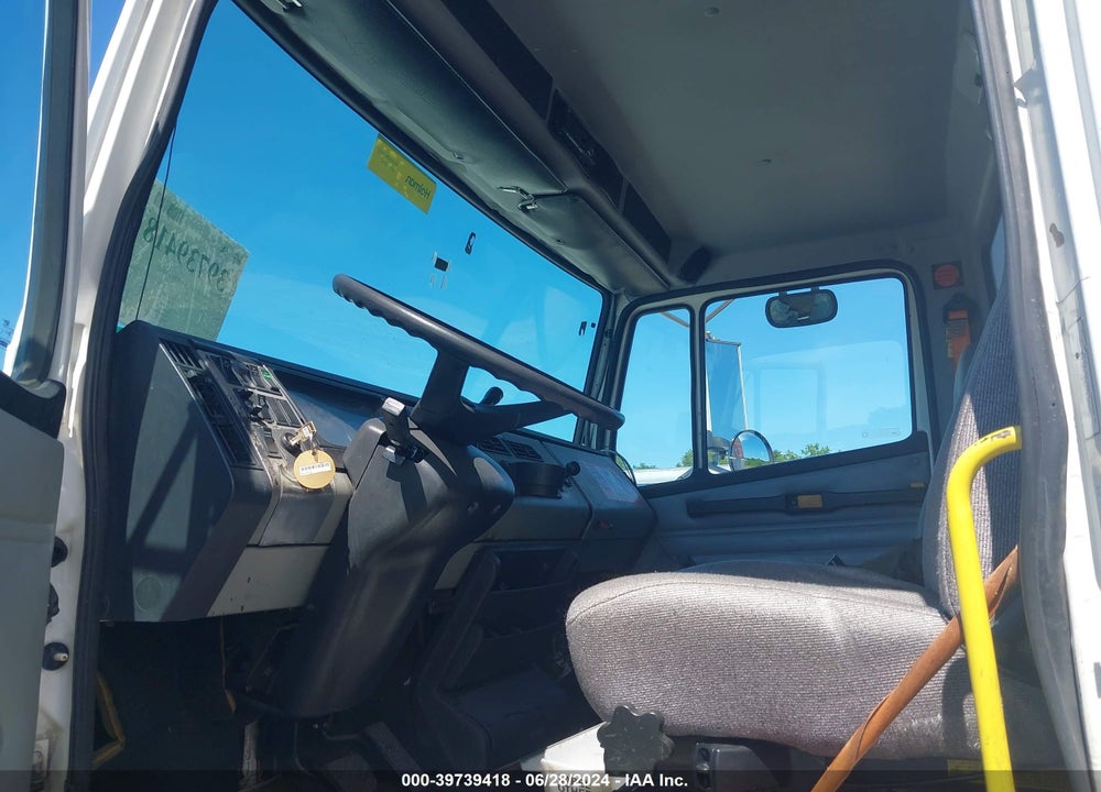 2001 FREIGHTLINER MEDIUM CONVENTIONAL FL70 VIN: 1FVABTBV51HH57608