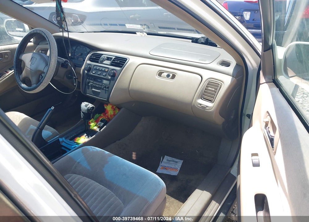 1998 HONDA ACCORD LX V6 VIN: 1HGCG1649WA037786