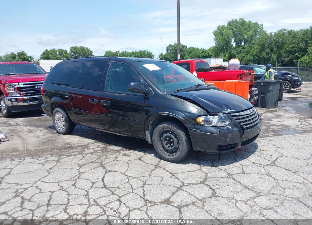 2005 CHRYSLER TOWN & COUNTRY LX VIN: 2C4GP44R65R439582