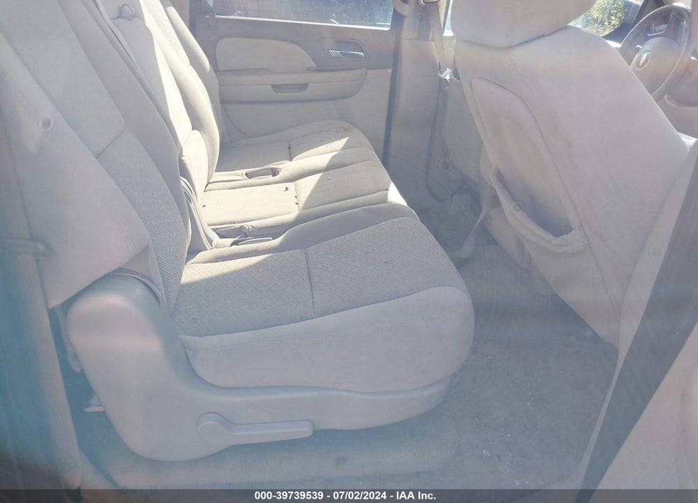 2007 CHEVROLET SUBURBAN 1500 LS VIN: 3GNFC16J07G205175
