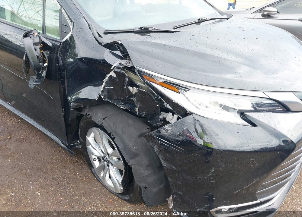 2022 TOYOTA SIENNA LIMITED VIN: 5TDZRKEC2NS094656