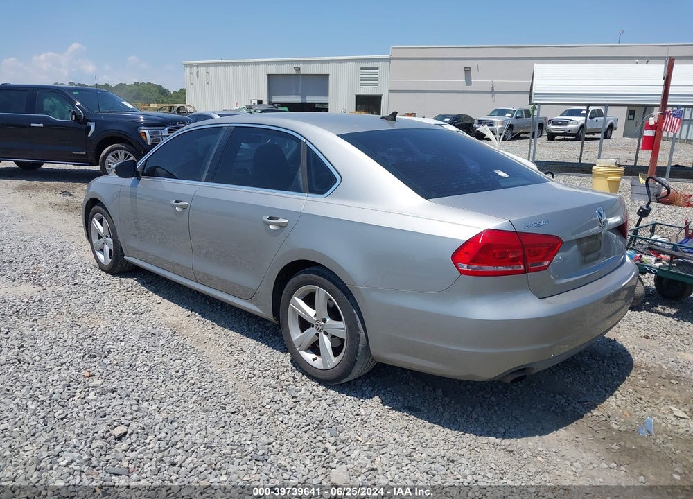2012 VOLKSWAGEN PASSAT SE W/SUNROOF VIN: 1VWBH7A31CC027632