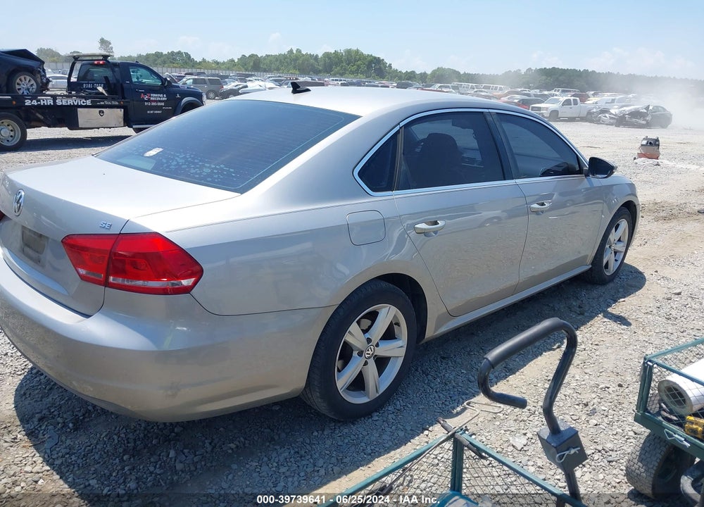 2012 VOLKSWAGEN PASSAT SE W/SUNROOF VIN: 1VWBH7A31CC027632