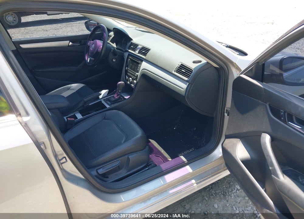 2012 VOLKSWAGEN PASSAT SE W/SUNROOF VIN: 1VWBH7A31CC027632