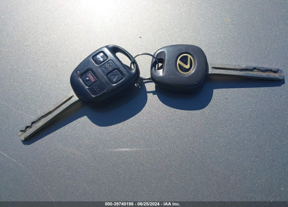 2001 LEXUS ES 300 VIN: JT8BF28G910339943