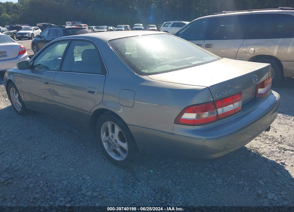 2001 LEXUS ES 300 VIN: JT8BF28G910339943