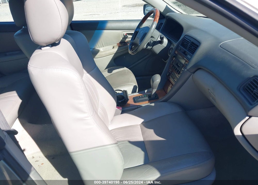 2001 LEXUS ES 300 VIN: JT8BF28G910339943