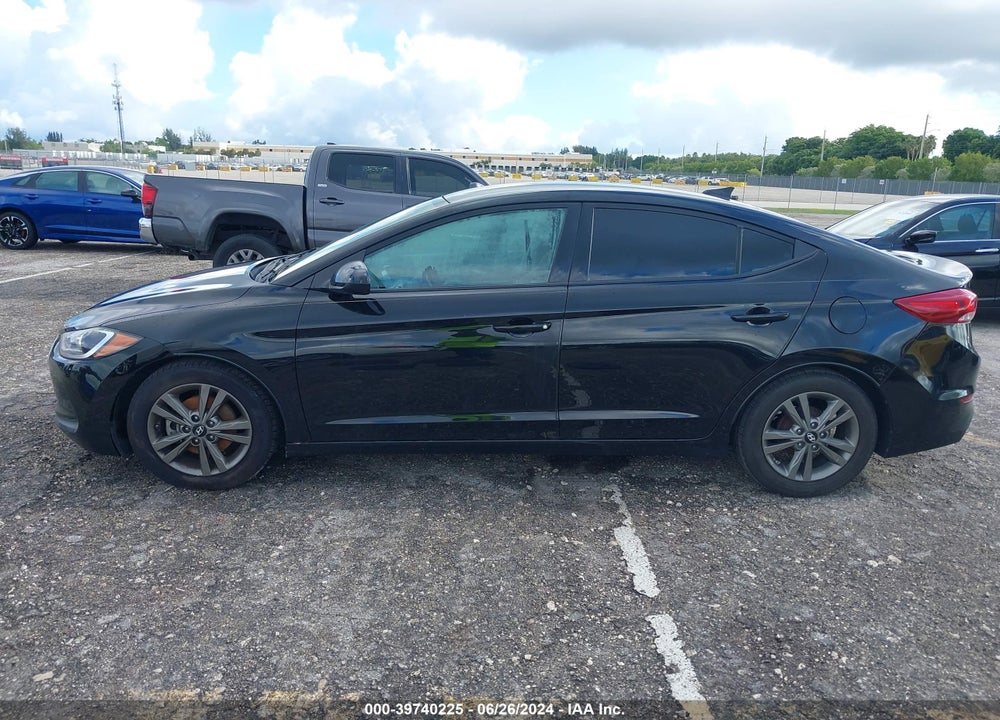 2017 HYUNDAI ELANTRA SE VIN: 5NPD84LF0HH007997