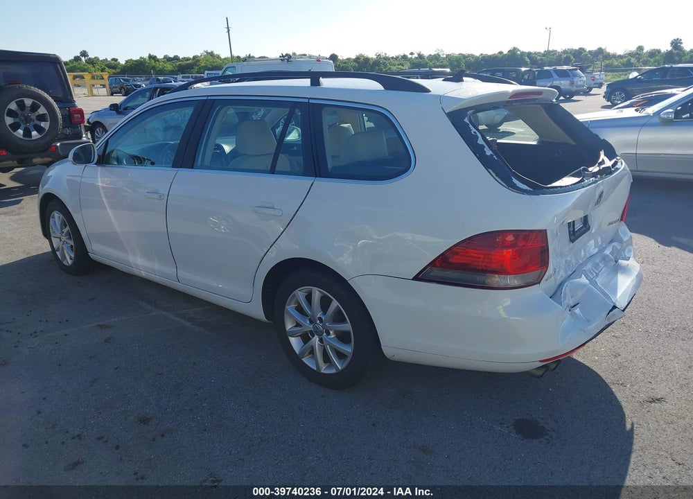 2014 VOLKSWAGEN JETTA SPORTWAGEN 2.5L SE VIN: 3VWPP7AJ0EM625204