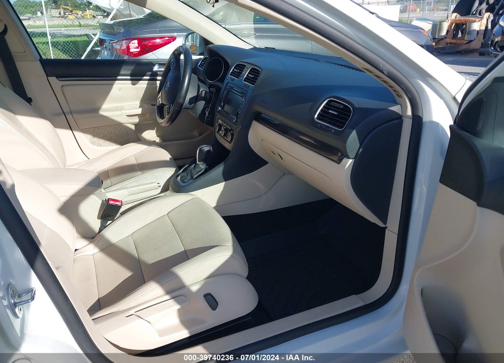 2014 VOLKSWAGEN JETTA SPORTWAGEN 2.5L SE VIN: 3VWPP7AJ0EM625204