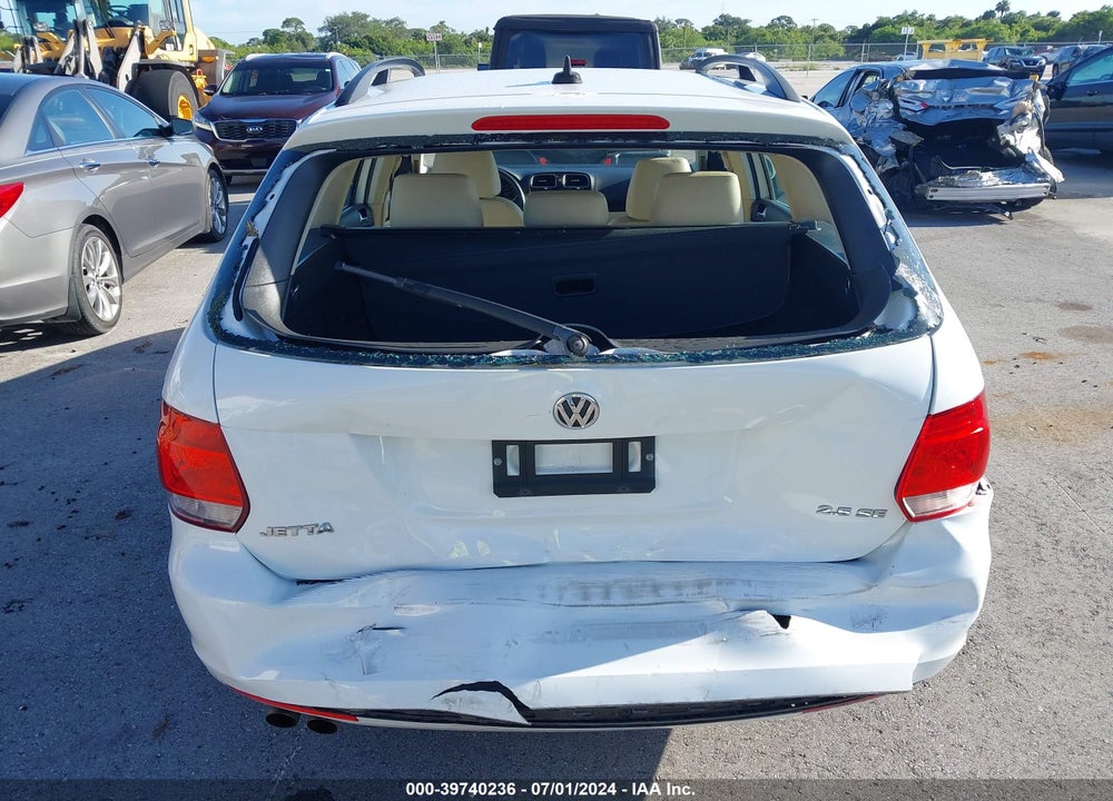 2014 VOLKSWAGEN JETTA SPORTWAGEN 2.5L SE VIN: 3VWPP7AJ0EM625204
