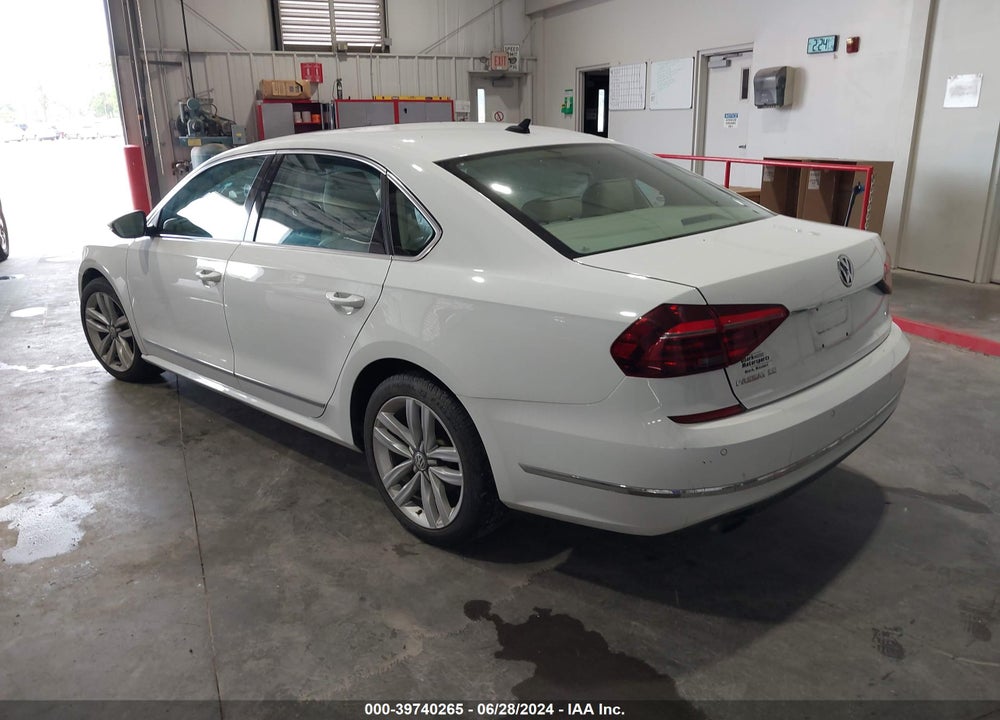 2017 VOLKSWAGEN PASSAT VIN: 1VWGT7A33HC001397