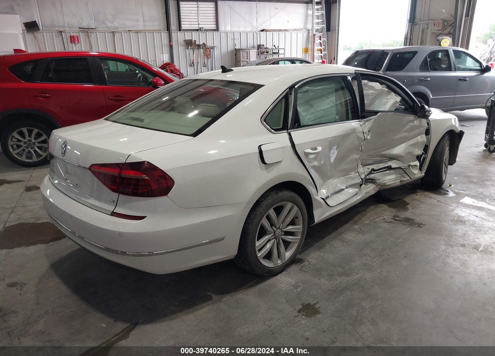 2017 VOLKSWAGEN PASSAT VIN: 1VWGT7A33HC001397