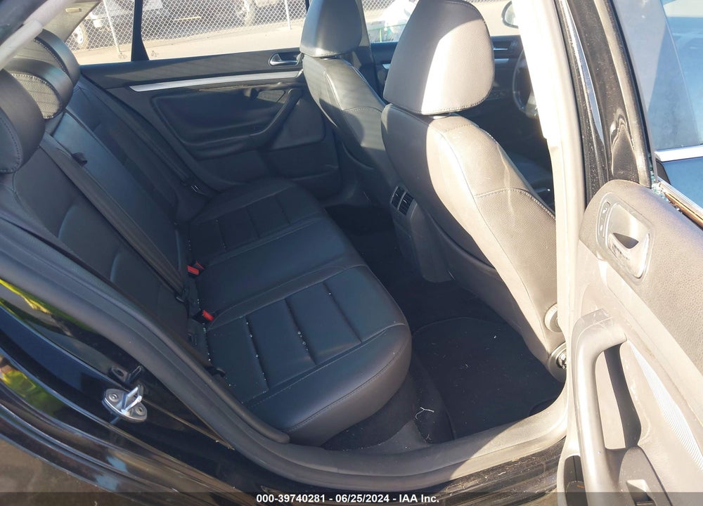 2009 VOLKSWAGEN JETTA TDI VIN: 3VWAL71K59M025875