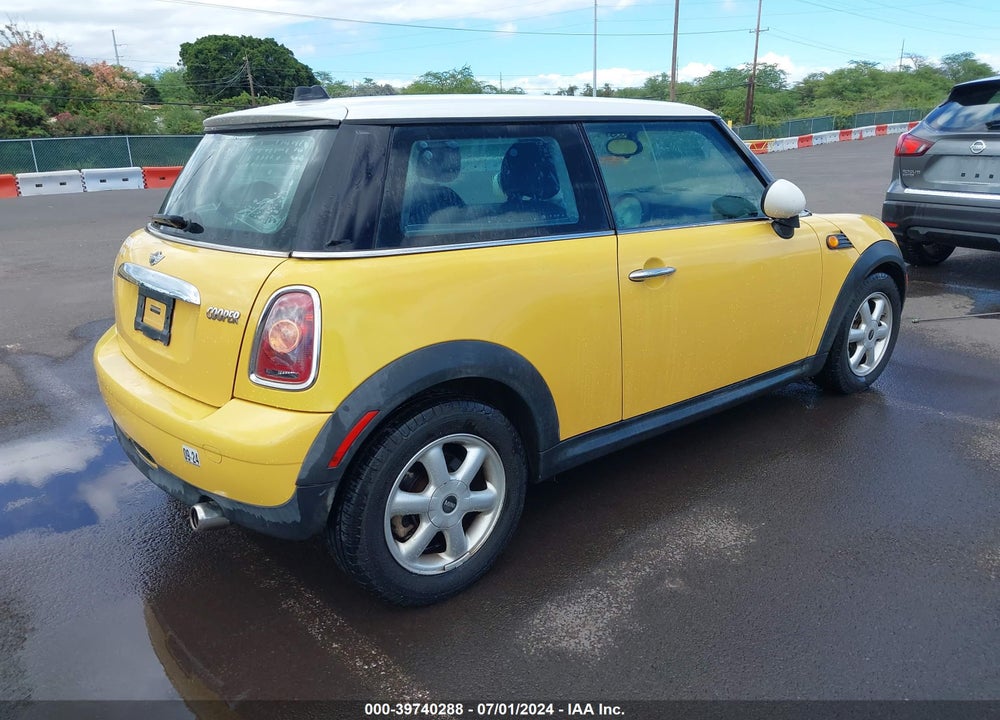 2009 MINI COOPER VIN: WMWMF33579TW73918