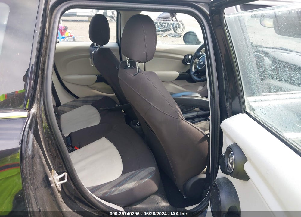 2015 MINI HARDTOP VIN: WMWXS5C54FT830773