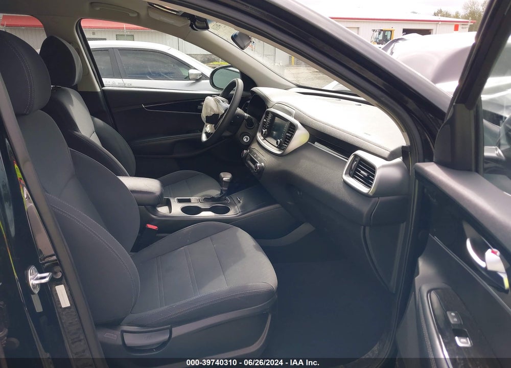 2019 KIA SORENTO 3.3L LX VIN: 5XYPGDA57KG466095