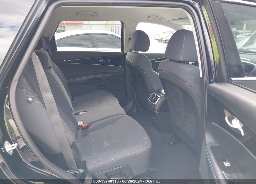 2019 KIA SORENTO 3.3L LX VIN: 5XYPGDA57KG466095