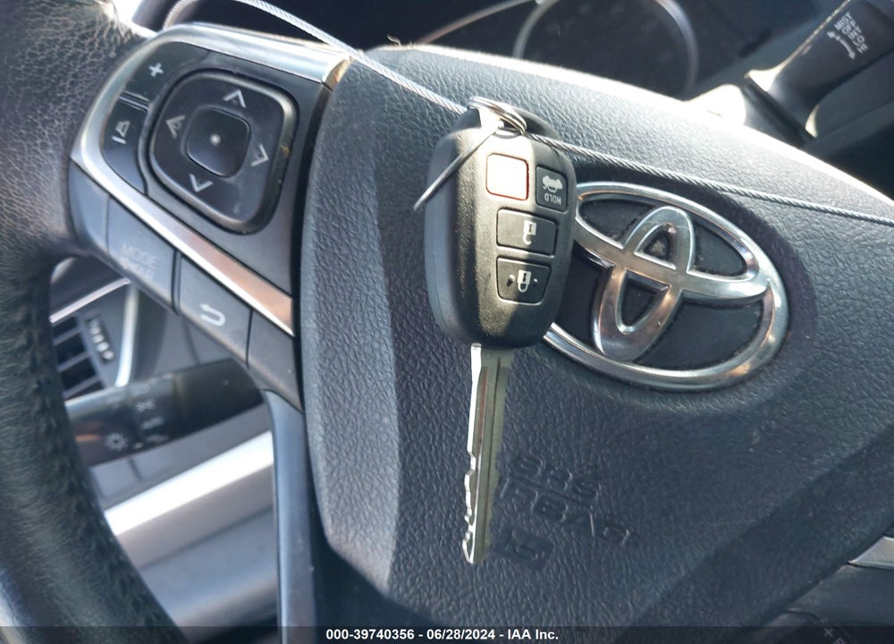 2017 TOYOTA CAMRY SE VIN: 4T1BF1FK1HU720820