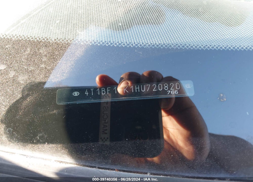 2017 TOYOTA CAMRY SE VIN: 4T1BF1FK1HU720820