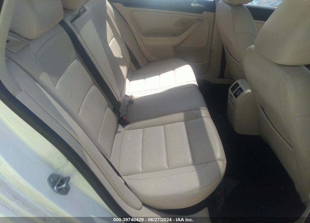 2013 VOLKSWAGEN JETTA SPORTWAGEN 2.0L TDI VIN: 3VWPL7AJ8DM661460