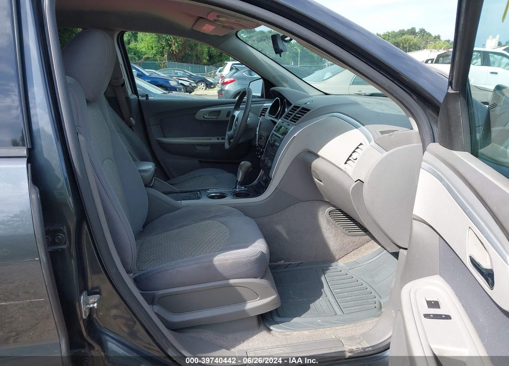 2011 CHEVROLET TRAVERSE LS VIN: 1GNKVEEDXBJ150673