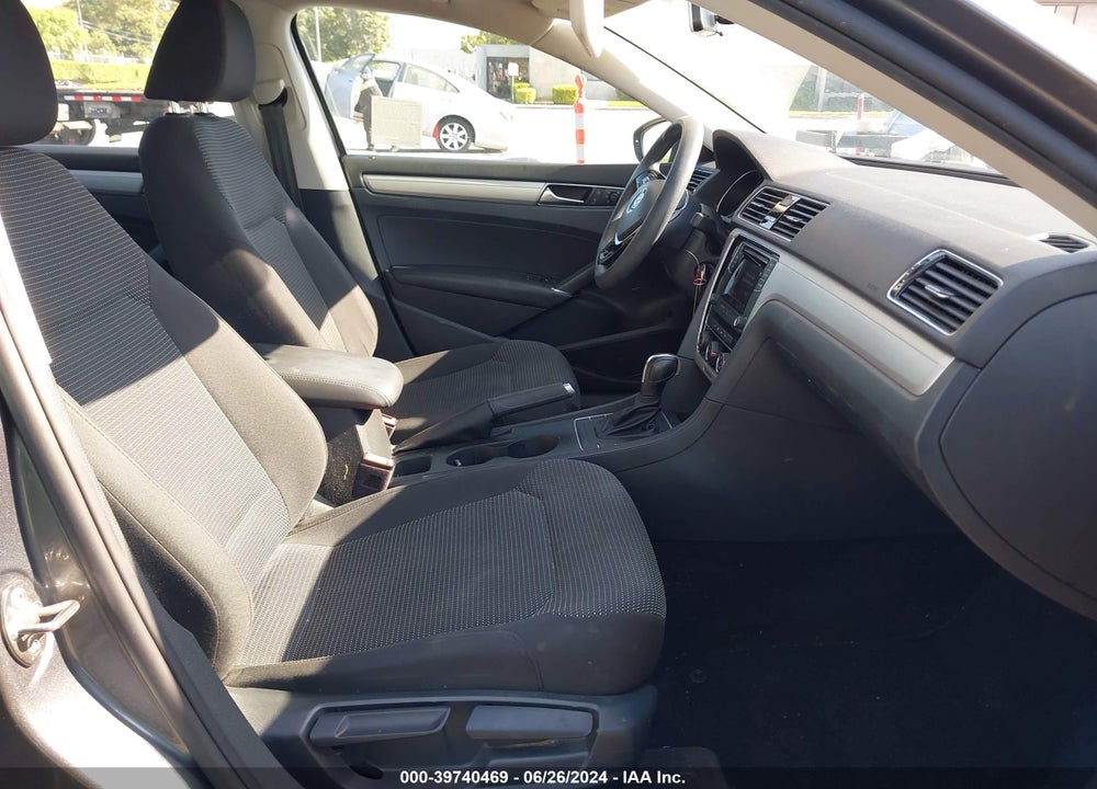 2018 VOLKSWAGEN PASSAT 2.0T R-LINE/2.0T S VIN: 1VWAA7A3XJC043227