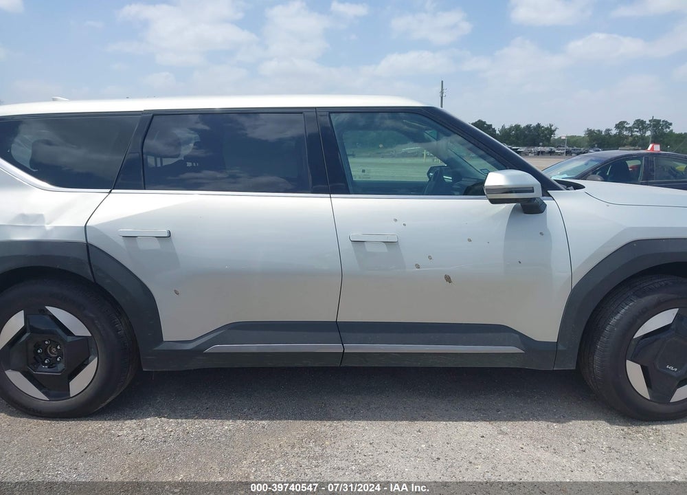2024 KIA EV9 LIGHT LONG RANGE VIN: KNDAB5S14R6028881