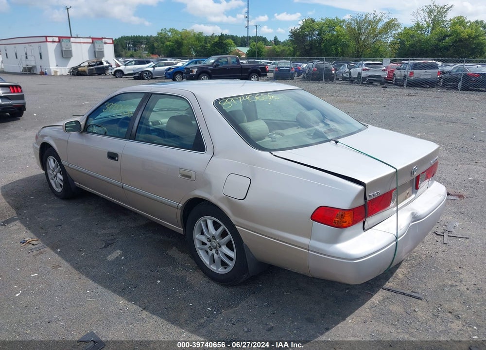 2000 TOYOTA CAMRY XLE V6 VIN: 4T1BF28K5YU944420