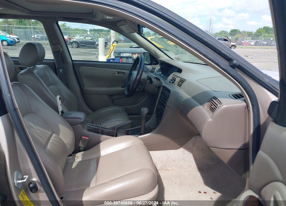 2000 TOYOTA CAMRY XLE V6 VIN: 4T1BF28K5YU944420